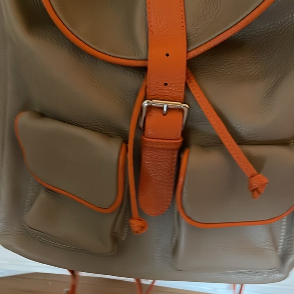 Genuine pebbled leather backpack - Picture 2 of 8